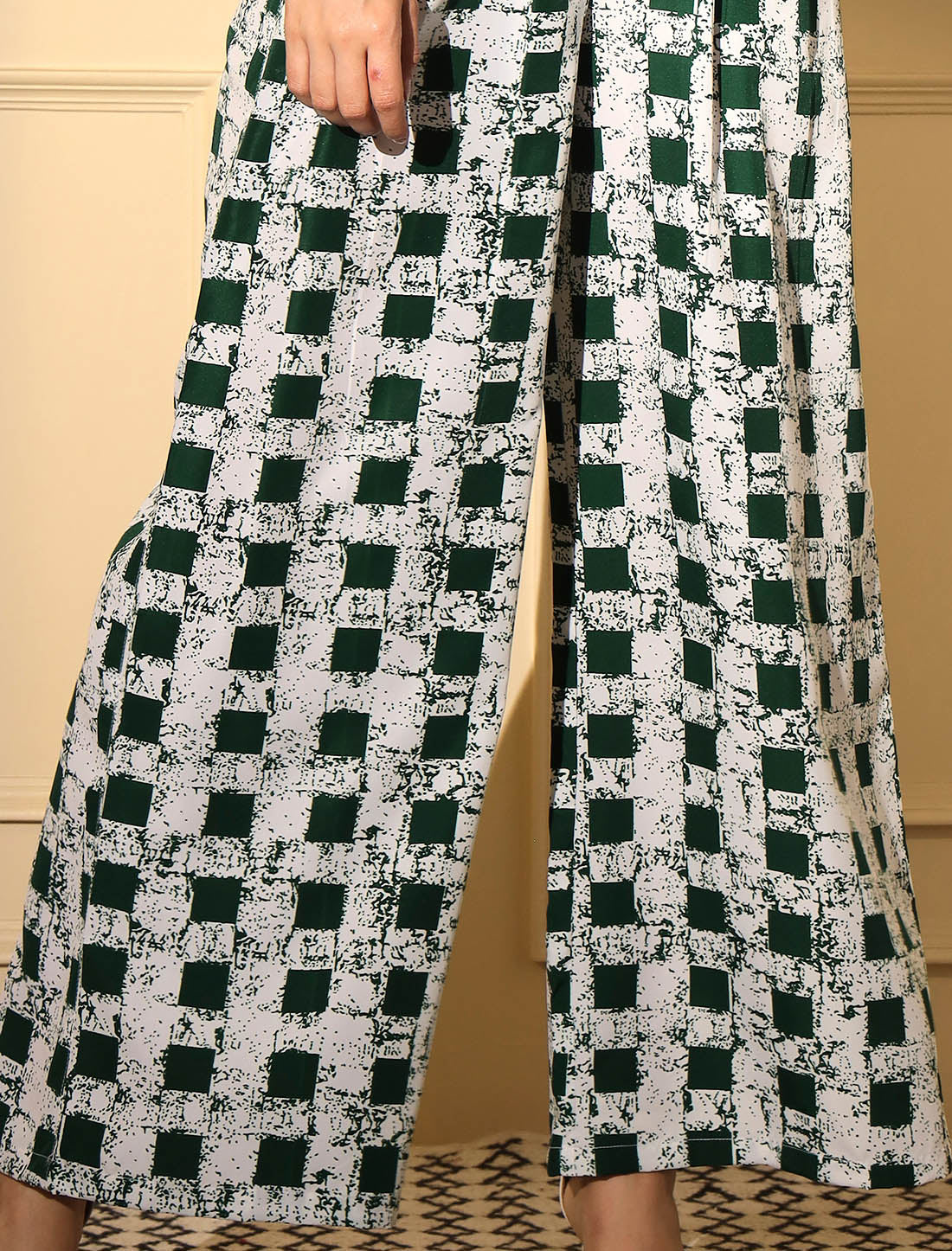 Radiant Green Platinum Crape Designer Print Women Cord-Set