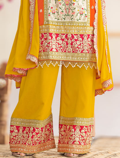 Premium Ethnic Wear for Women – Freesize Chinnon Set with Mirror Work