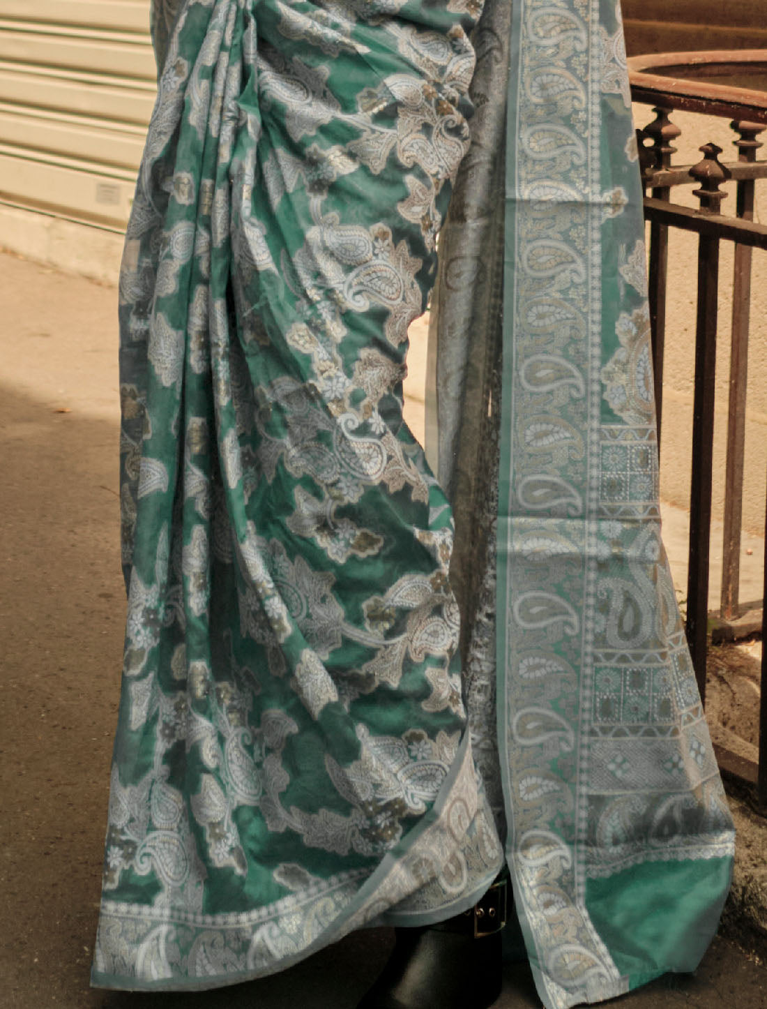 Artistry in Lucknowi Chikankari Zari Handloom Weaving Zari Women Saree