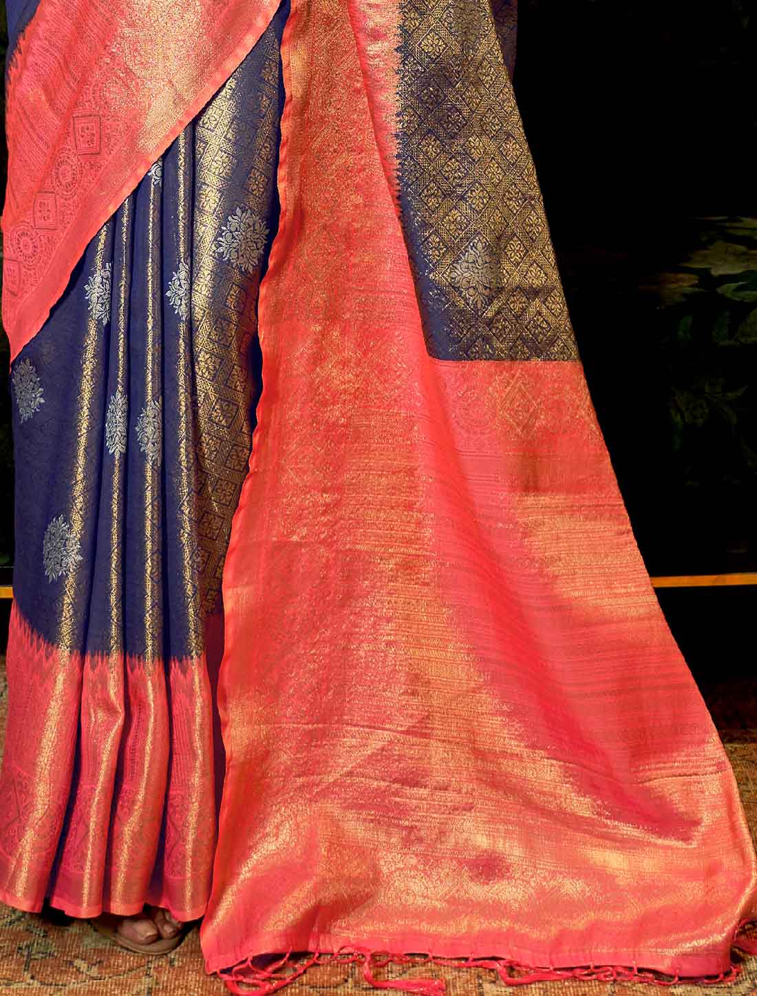 Elegant Designer Silk Zari Chaap Base Handloom Weaving Ethnic Saree