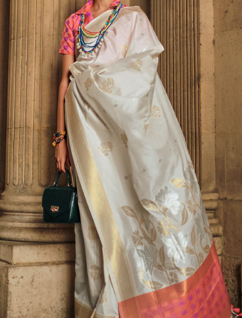 Off White & Peach Soft Silk Saree Handloom Weaving With Contrast Pallu And Blouse