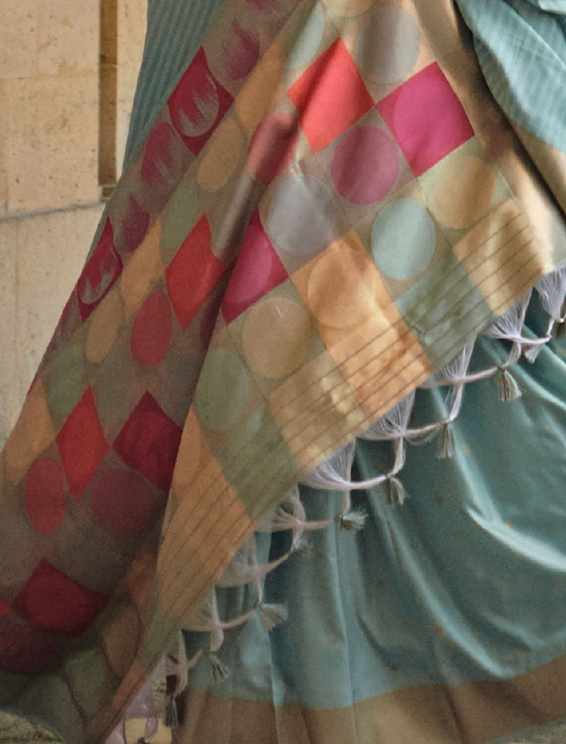 Light Blue Soft Silk Saree Handloom Weaving With Contrast Pallu And Blouse