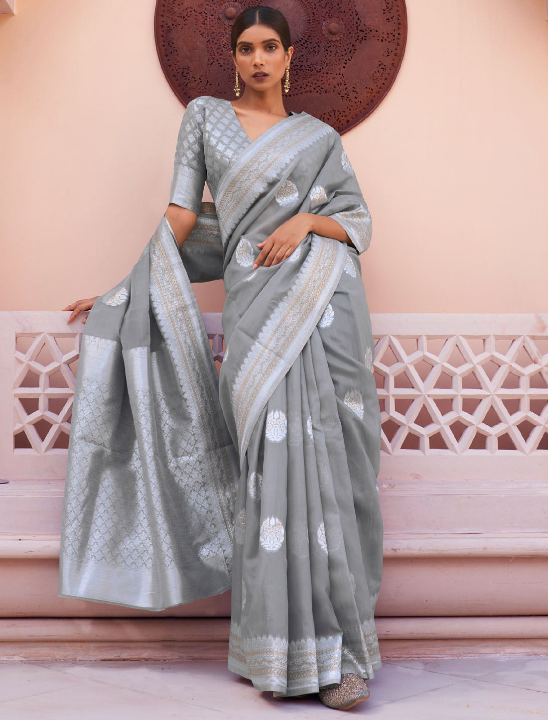 Eternal Grace Women Pure Linen Handloom Wedding Saree