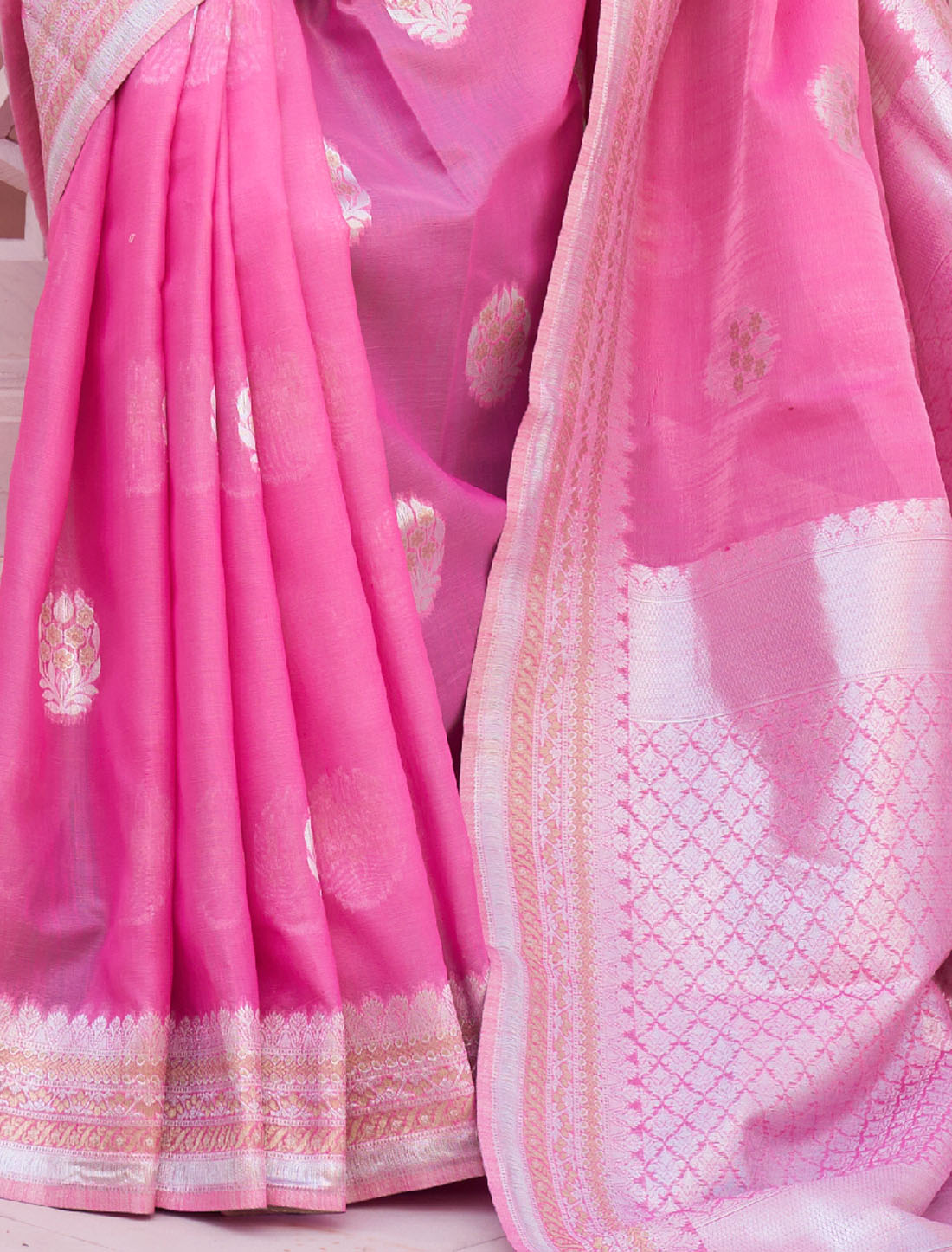 Festival Radiance Pure Linen Handloom Weaving Saree For Women