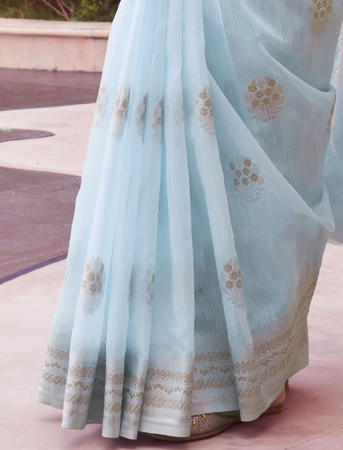 Divine Weaves Pure Linen Handloom Weaving Wedding Saree