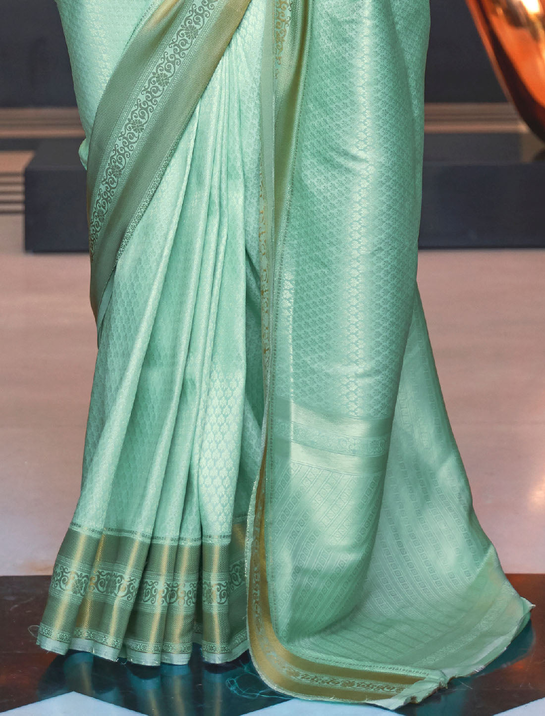 Graceful Threads Designer Handloom Weaving Latest Silk Saree For Women