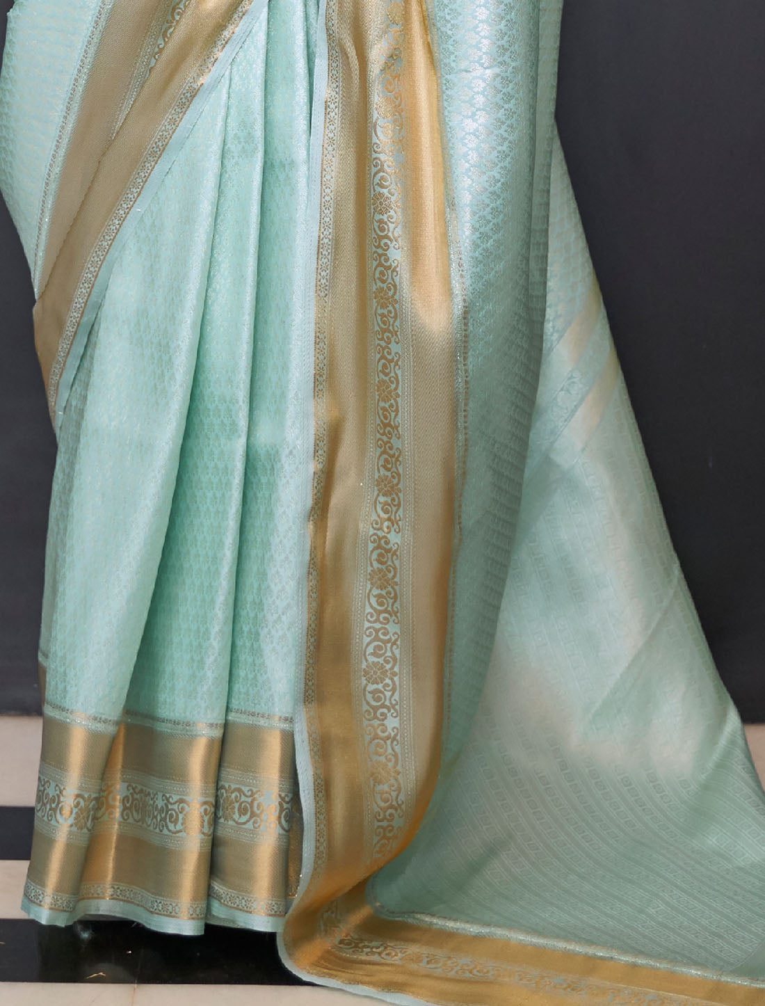 Timeless Threads Designer Handloom Weaving Latest Silk Saree For Women