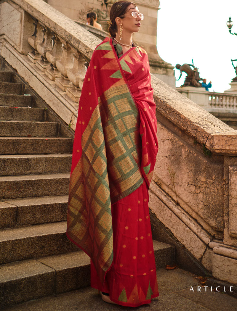 Maroon Khadi Silk Saree Handloom Weaving With Contrast Pallu And Blouse