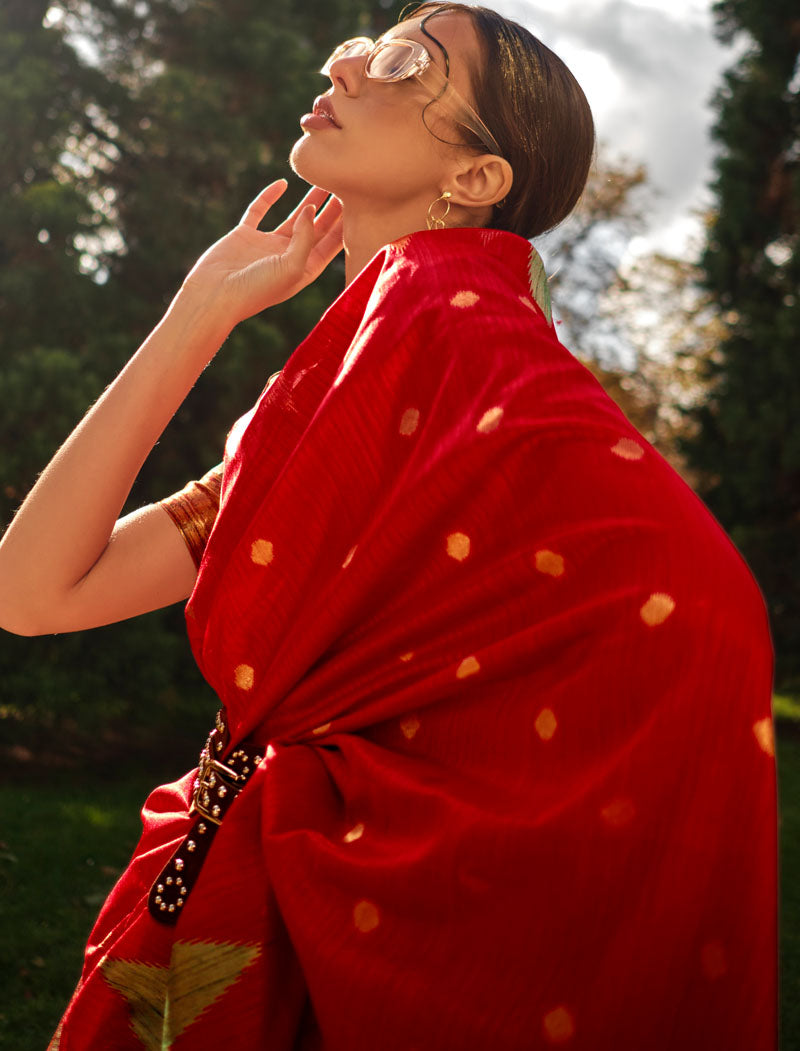 Maroon Khadi Silk Saree Handloom Weaving With Contrast Pallu And Blouse