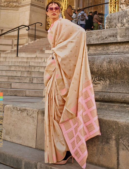 Cream Khadi Silk Saree Handloom Weaving With Contrast Pallu And Blouse