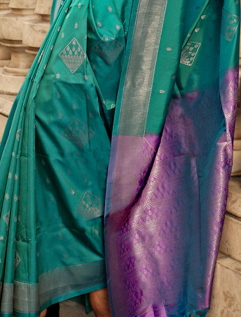 Teal Blue Soft Silk Handloom Weaving Fancy Saree With Contrast Pallu And Blouse