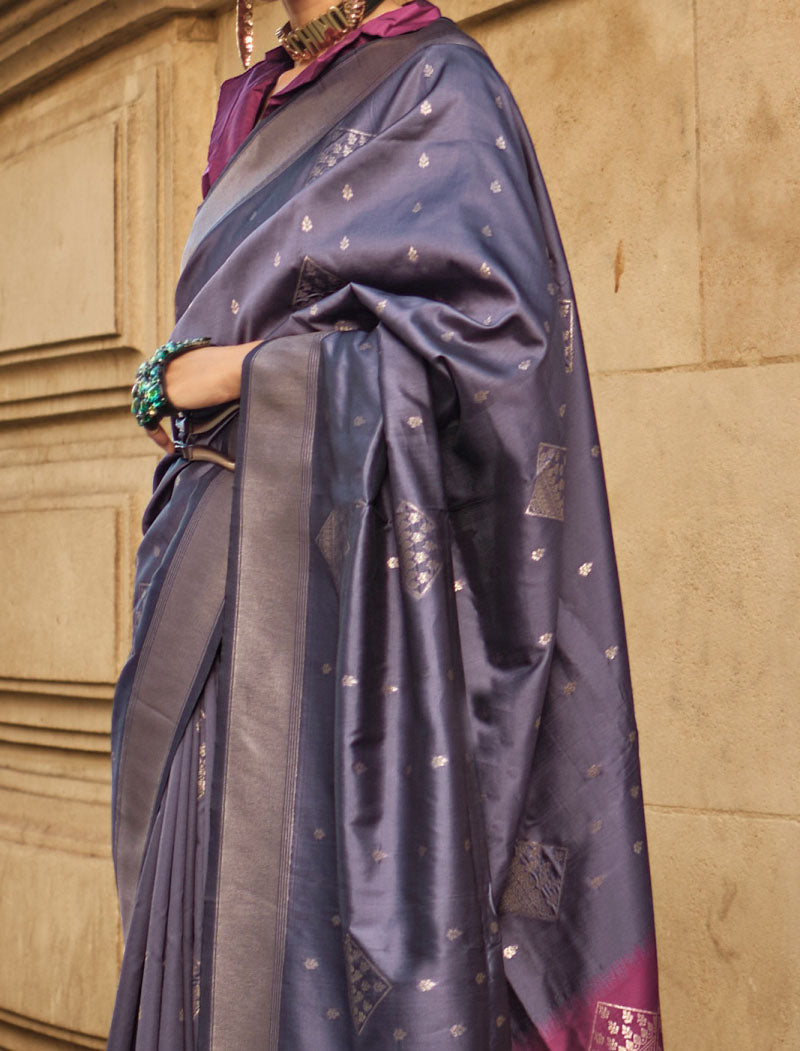 Grey Soft Silk Handloom Weaving Fancy Saree With Contrast Pallu And Blouse