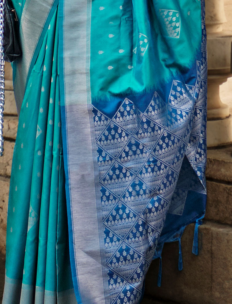 Sea Blue Soft Silk Handloom Weaving Fancy Saree With Contrast Pallu And Blouse