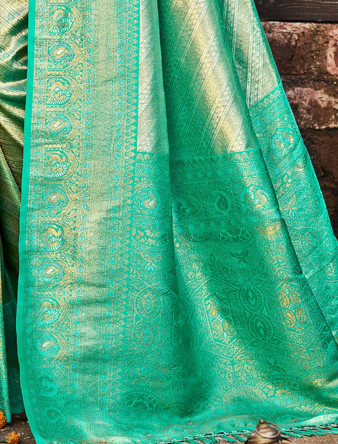 Kanjivaram Silk Un-Stitched Designer Woven Ethnic Saree For Women