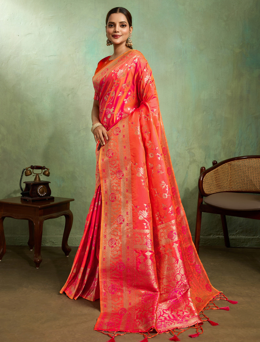 Elegant Dual Tone Banarasi Silk Party Wear Sare Self Butti Blouse