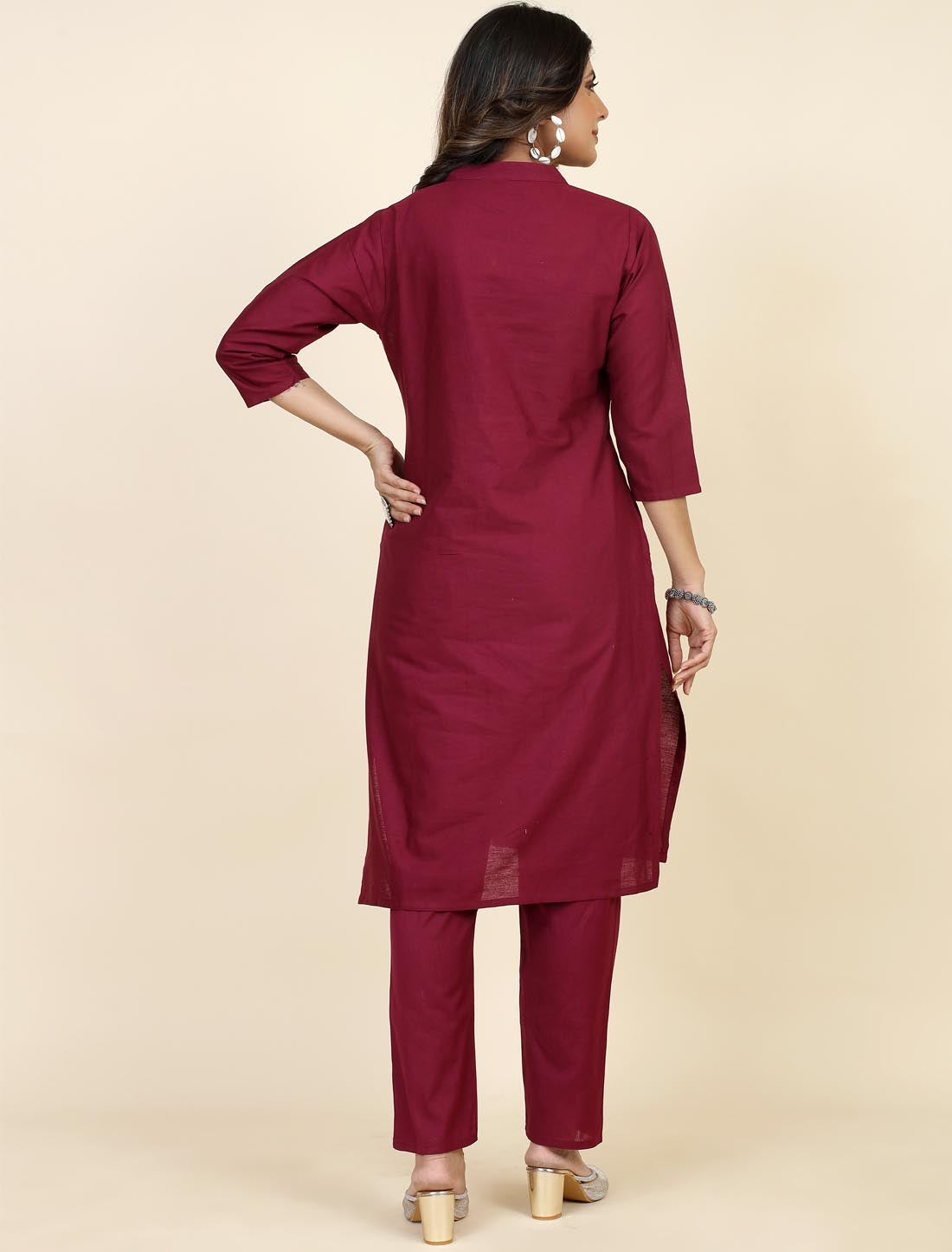 Elegant Women Modal Silk & Cotton Flex Kurta Set With Embroidered Partten