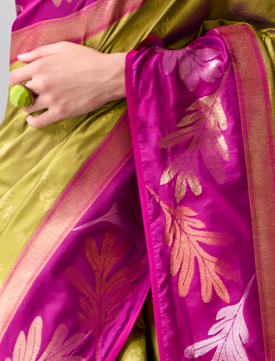 Green Banarasi Silk Tissue Saree With Beautiful Weaving Work
