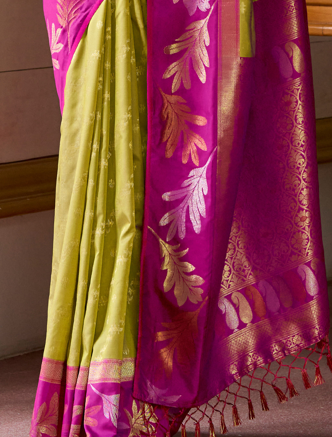 Green Banarasi Silk Tissue Saree With Beautiful Weaving Work