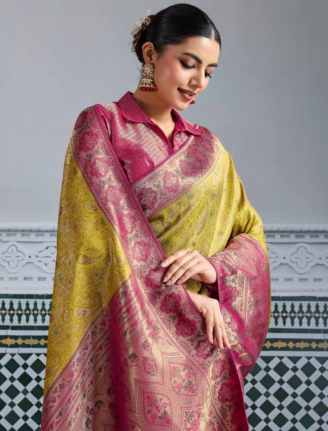 Ethnic Kanjivaram Soft Silk Soft Zari & Meenakari Woven UnStitched Saree