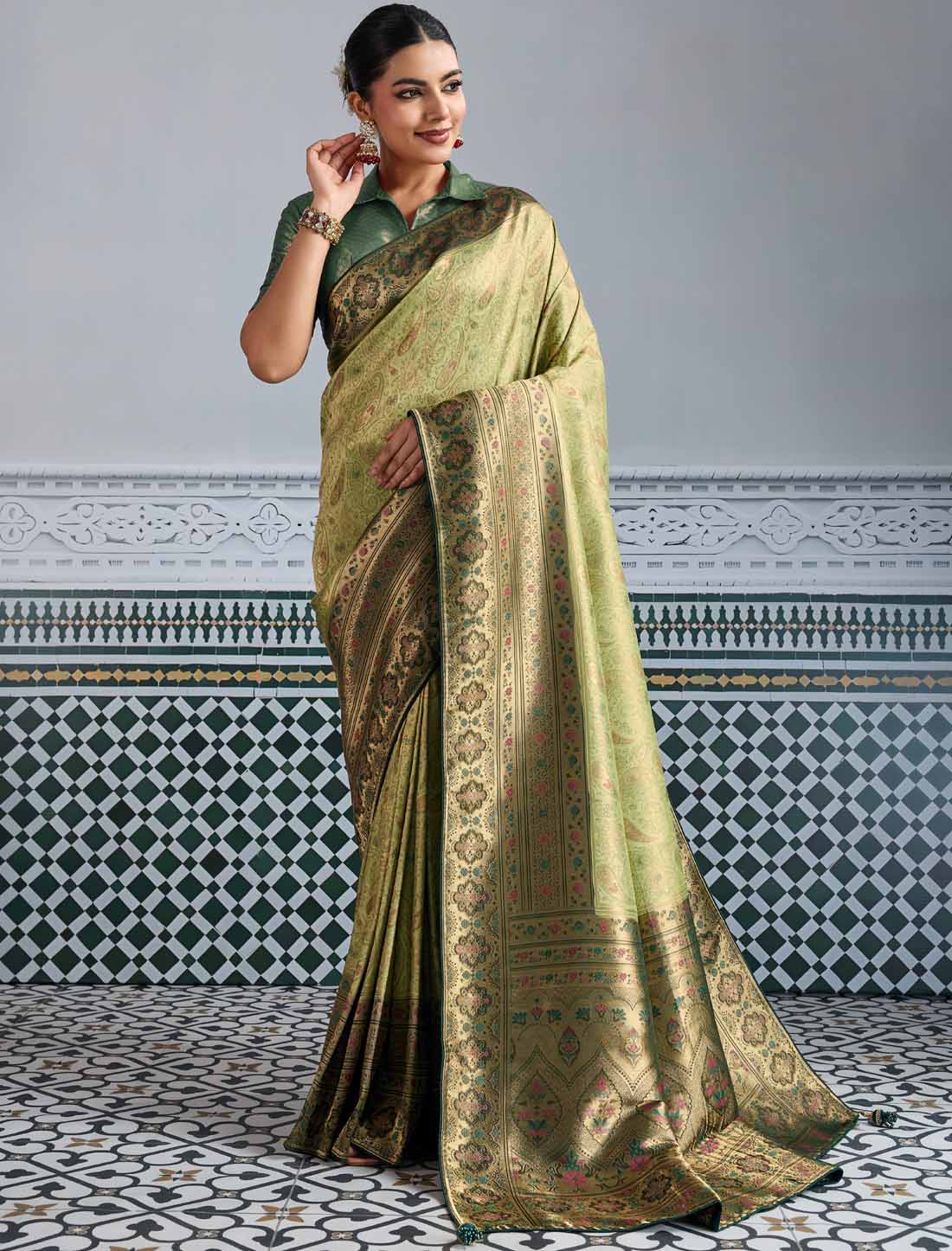 Ethnic Kanjivaram Soft Silk UnStitched Soft Zari & Meenakari Woven Saree