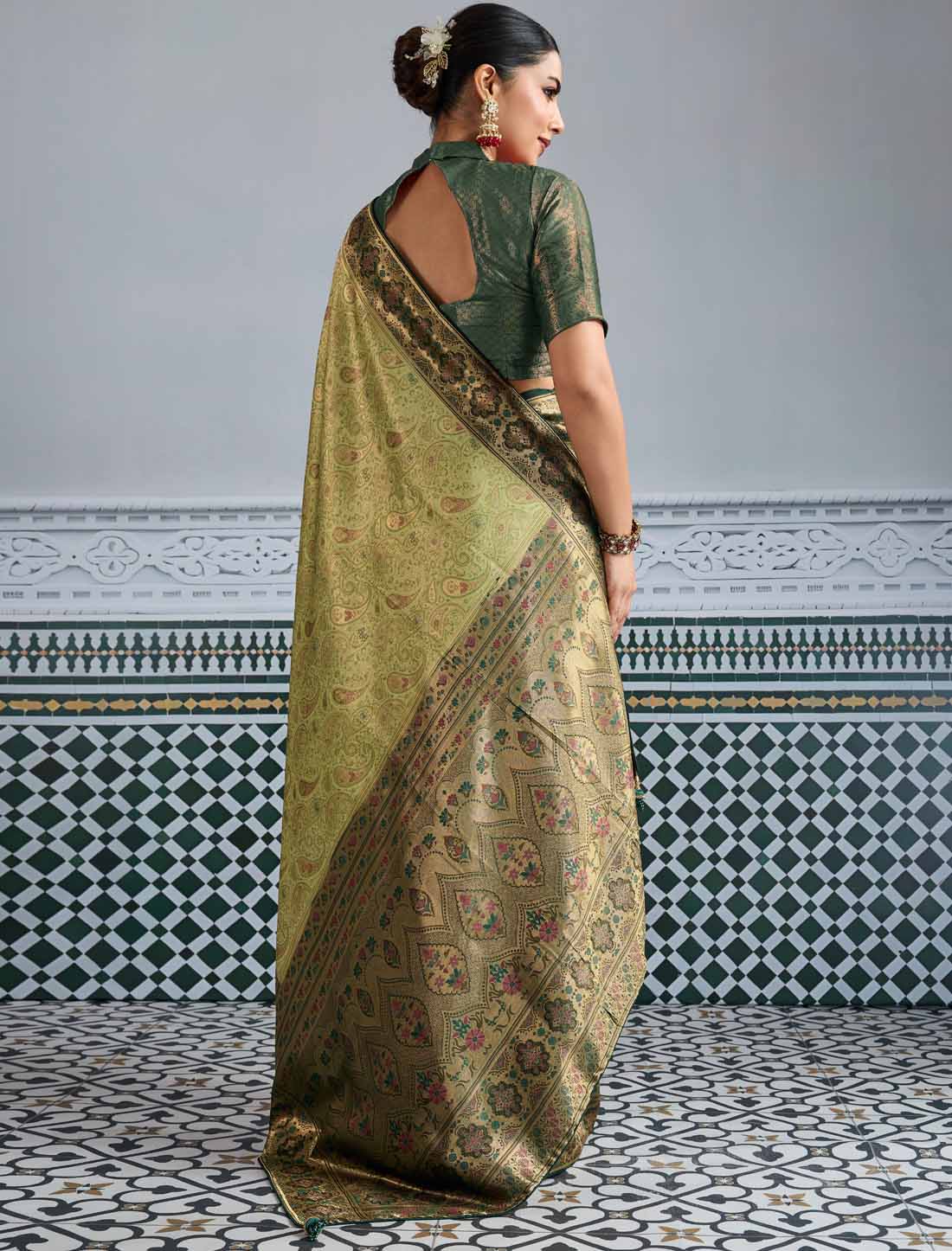 Ethnic Kanjivaram Soft Silk UnStitched Soft Zari & Meenakari Woven Saree