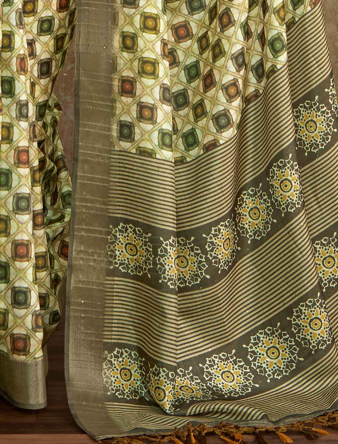 Handloom Silk Witn Weaving Sequence Work Designer Off Withe Saree