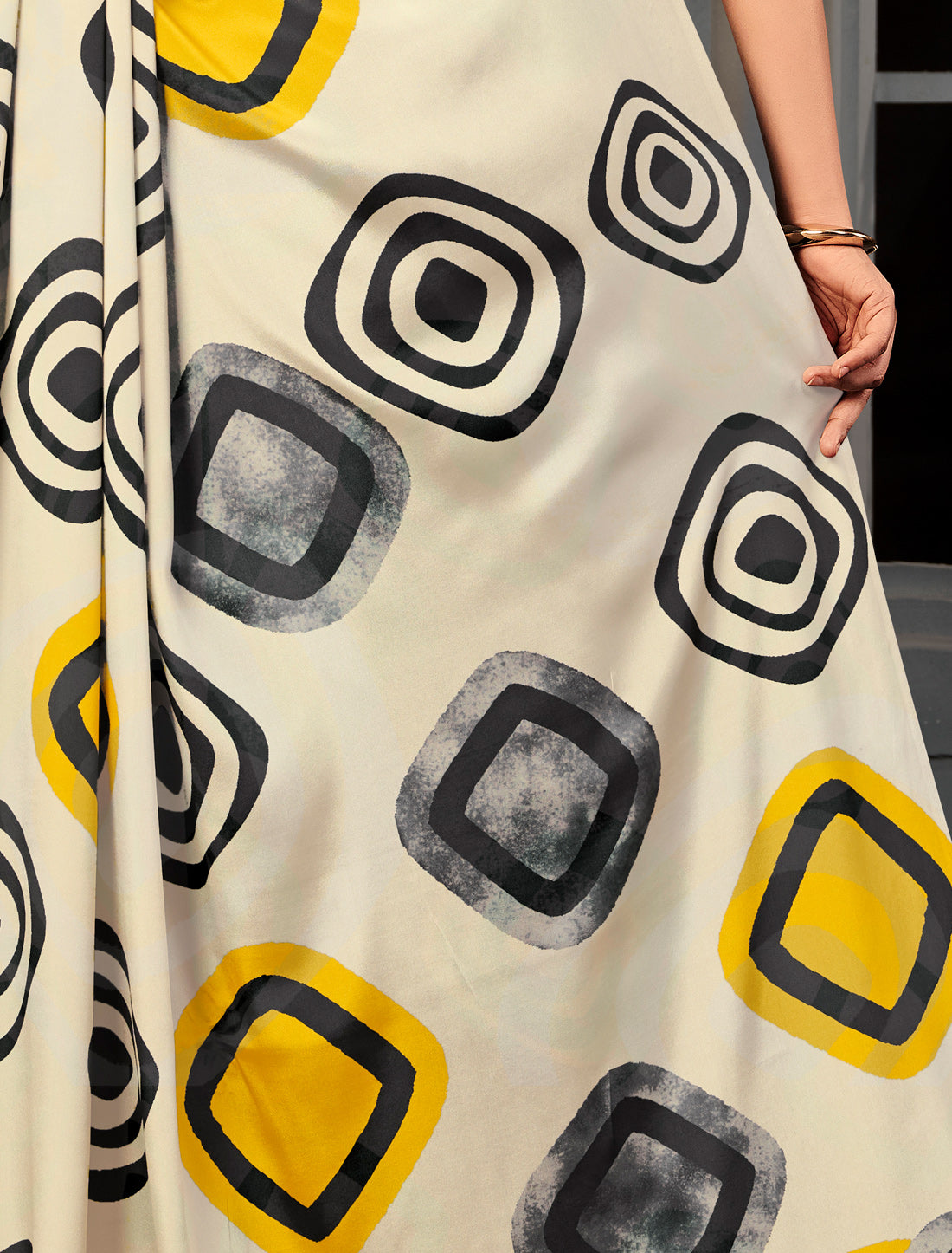 Cream Off-White Malai Silk Crepe Digital Print Saree