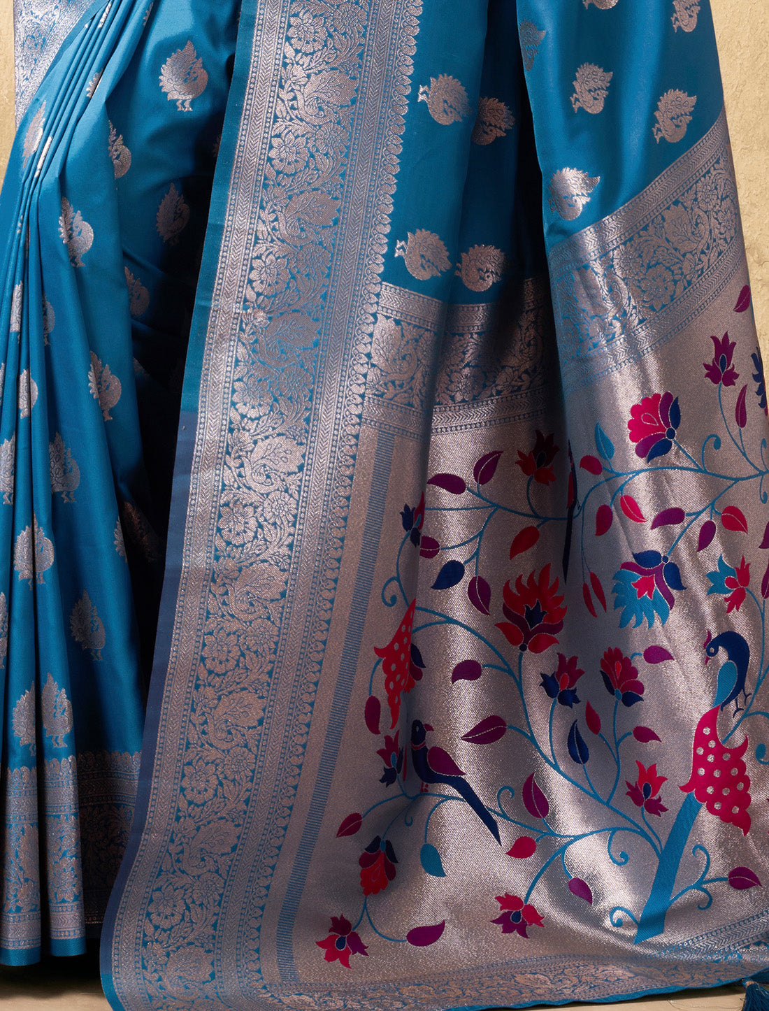 Designer Silk Rich Pallu With Zhallar Ethnic Un-Stitched Saree