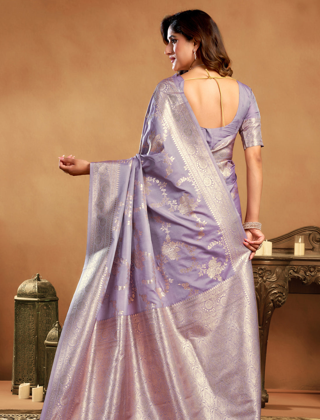 Lavender Ethnic Rich Pallu Silk Butti Saree With Zhallar