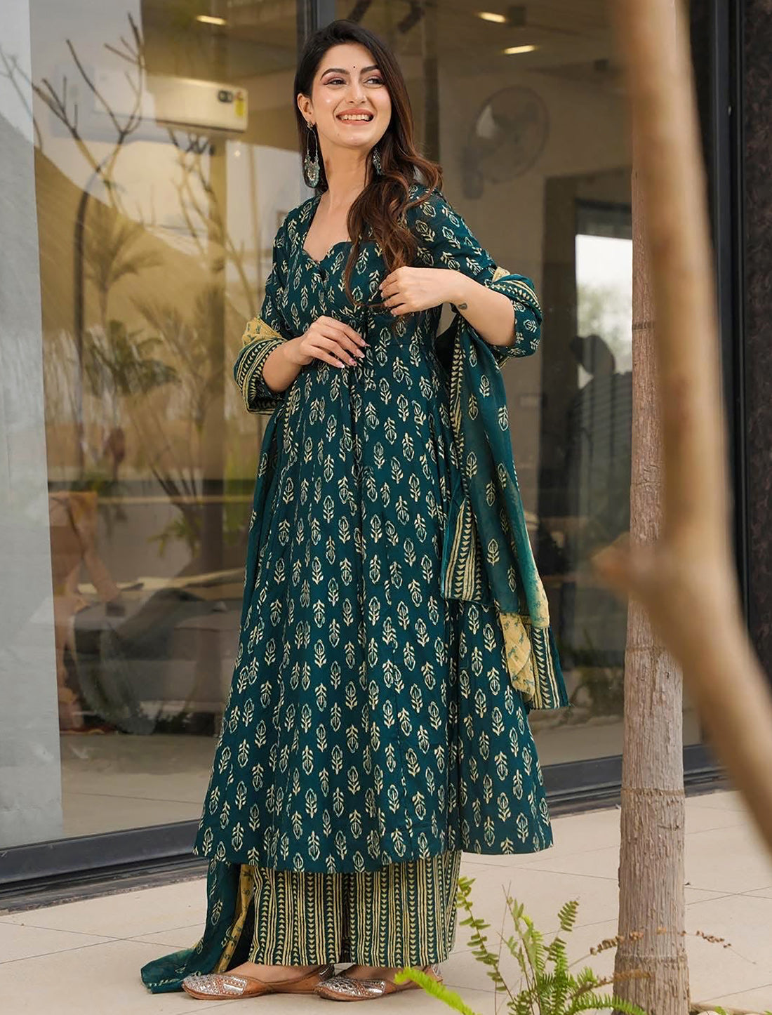 Peacock Blue Muslin Kurta Set With Heavy Digital Print