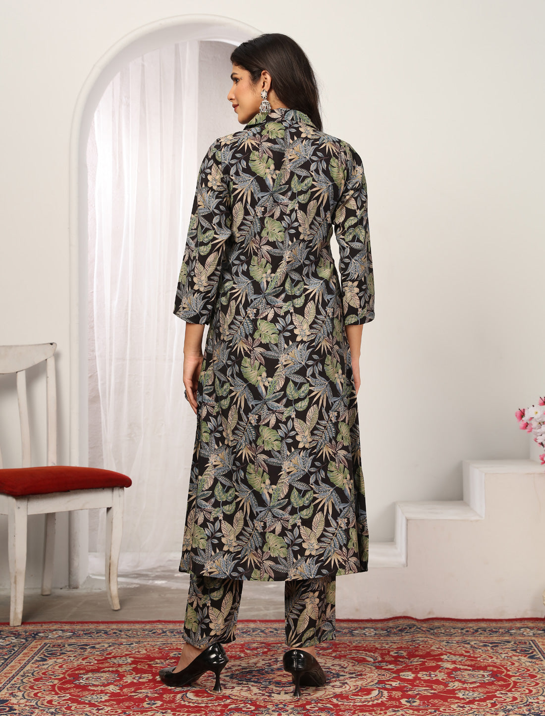 Ethnic Black Chanderi Kurta Sets For Women