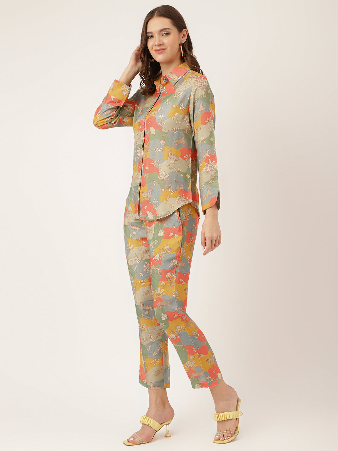 Multi Colour Quirky Print With Slip-On Closure Women Co-ord Sets